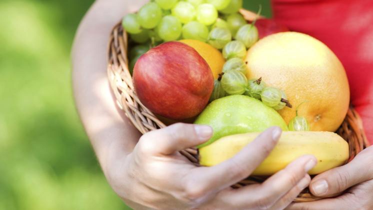 Frutta di stagione: quali benefici apporta?