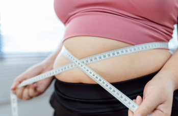 Perché non riesco a dimagrire? Le possibili cause oltre la dieta