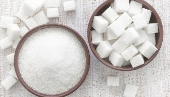 Zucchero e dolcificanti: quante calorie hanno?