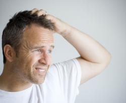 Brufoli in testa: le lesioni del cuoio capelluto