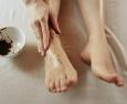 Come fare lo scrub? I consigli per purificare la pelle
