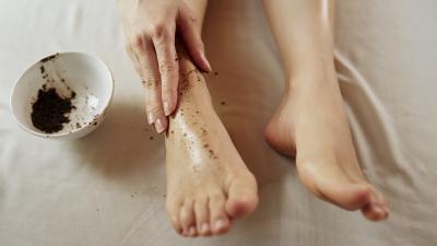 Come fare lo scrub? I consigli per purificare la pelle