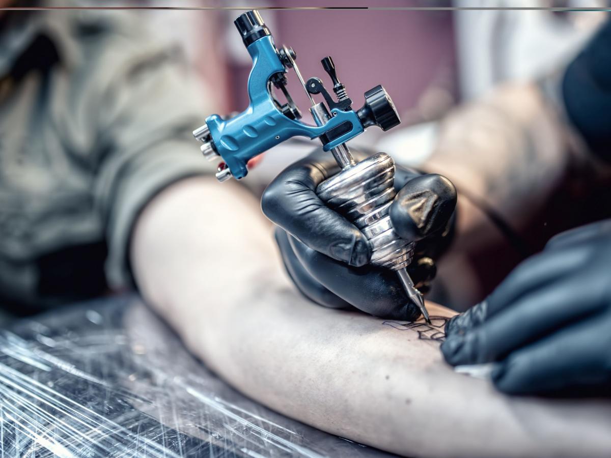 Attenzione ai tatuaggi: negli inchiostri ancora troppi prodotti a rischio