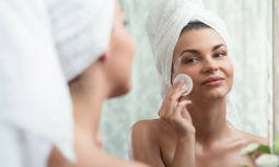 Le regole per una corretta pulizia del viso