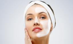 Peeling del viso: prodotti fai da te e professionali