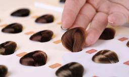 Tinture per capelli: come scegliere il colore adatto