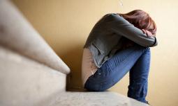 Cosa spinge i giovanissimi al suicidio e all’autolesionismo?
