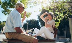 Affrontare il caldo dell'estate: consigli utili per gli anziani