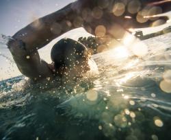 Otite del nuotatore: sintomi e rimedi