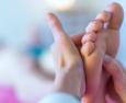 Riflessologia plantare: i benefici dei massaggi ai piedi
