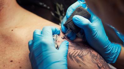 tatuaggi e rischio melanoma nascosto
