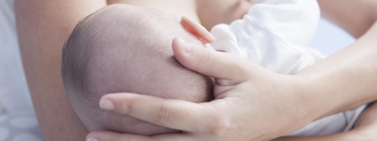 Allattare al seno: ecco i 10 consigli della Società Italiana di Neonatologia