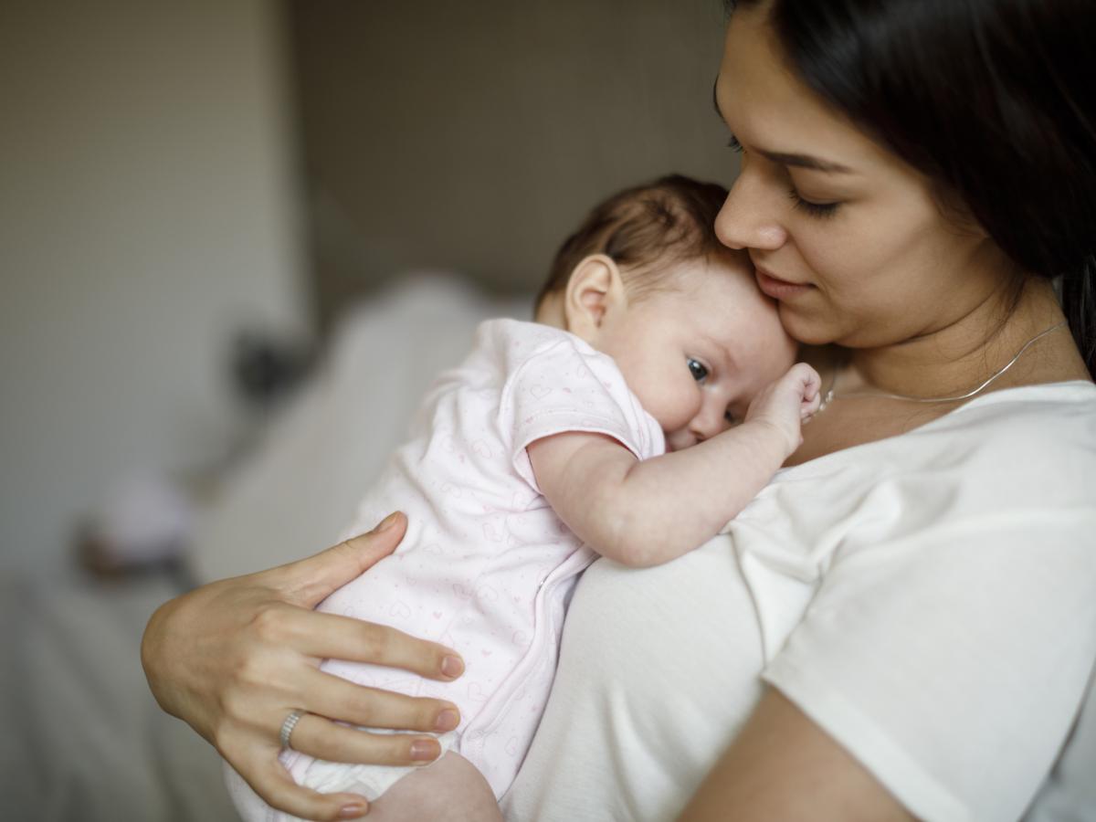 Massaggio pancia neonato con le coliche: i nostri consigli