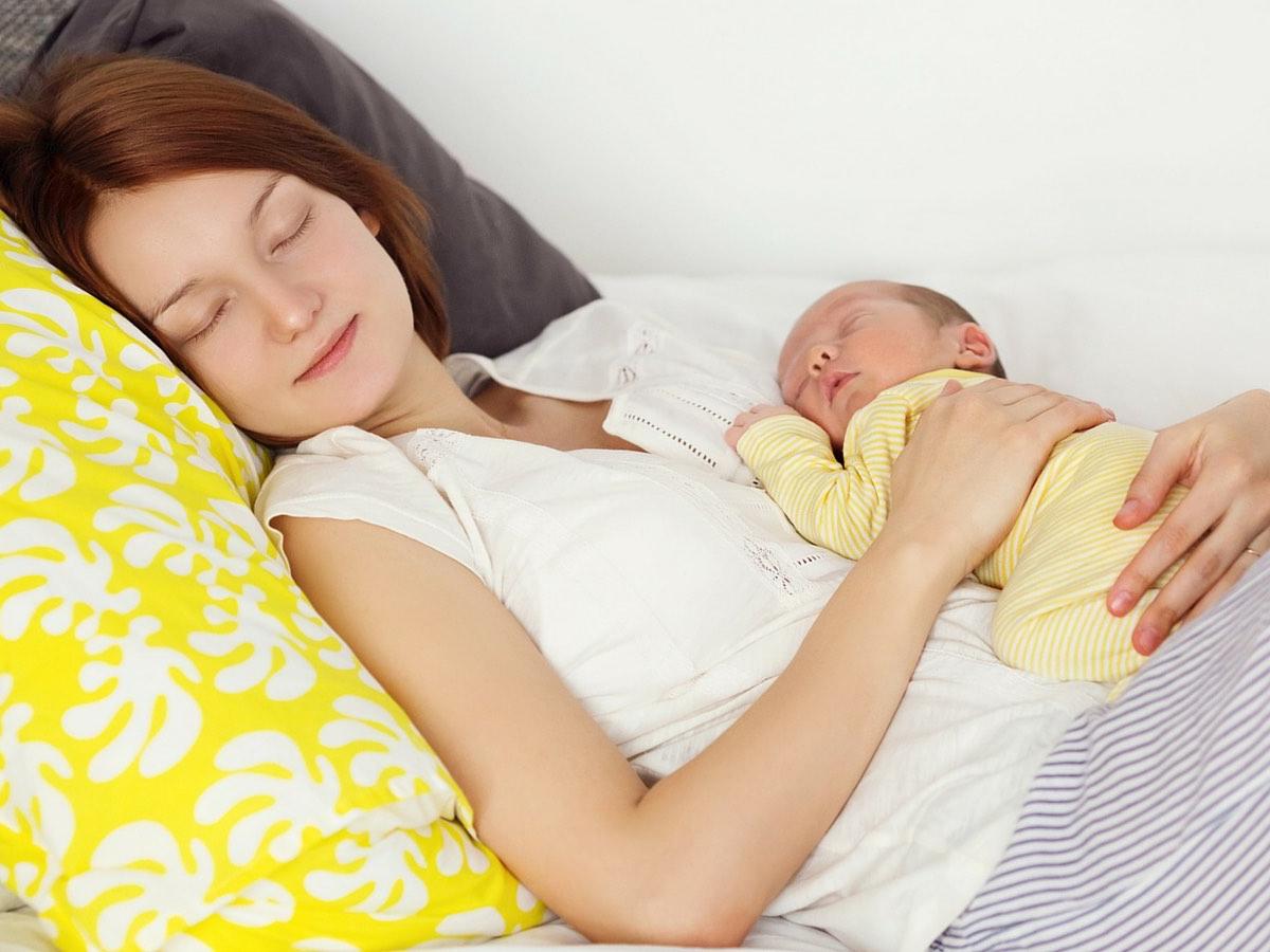Come e quando dormire quando nasce un bambino: consigli per le neo