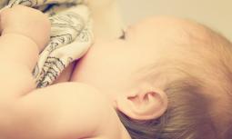 Quando la mamma ha poco latte: cause, soluzioni e consigli