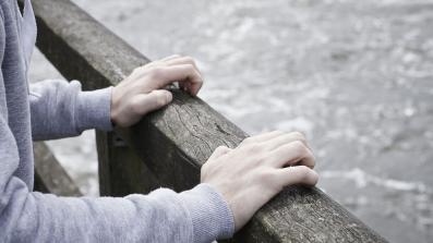 suicidio e adolescenza segnali e fattori di rischio