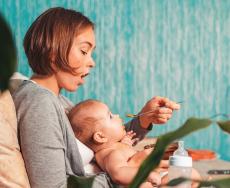 Svezzamento neonato: quando iniziare? 