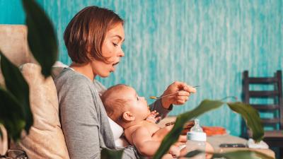 Svezzamento neonato: quando iniziare? 