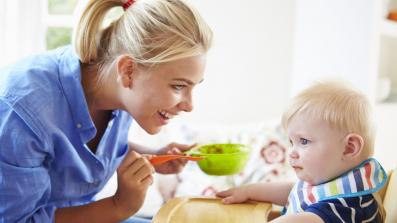 Lo svezzamento comincia verso i 5 mesi e, per un bambino, rappresenta un notevole cambiamento per cui è indispensabile tanta pazienza. svezzamento quando cominciare e cosa fare