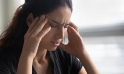 Mal di testa vascolare: da cosa dipende?