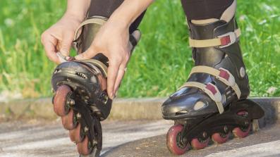 pattini con i rollerblade per tenersi in forma