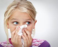 Rinite allergica: quali sono i sintomi e come curarla