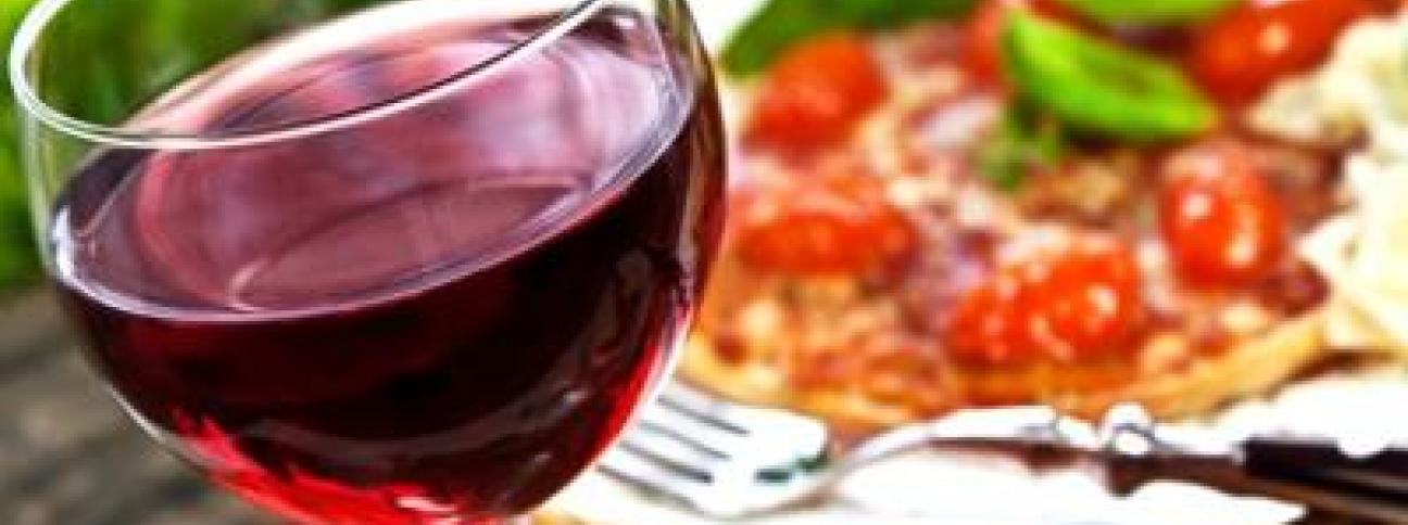 Alimenti: esperto, a dieta? No al vino, toglie spazio ad altri nutrienti