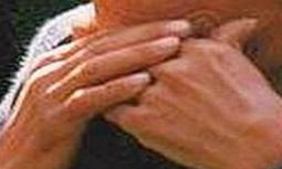 Anziani: i geriatri, 4 mln italiani vittime di abusi e truffe