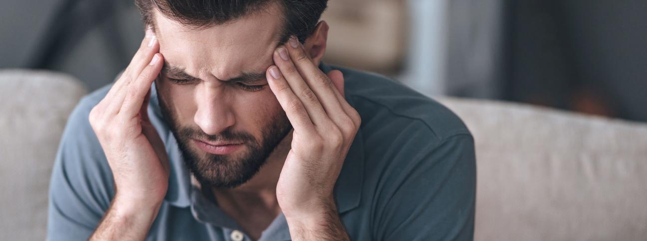 Esiste un collegamento tra carenza di vitamina D e mal di testa cronico?