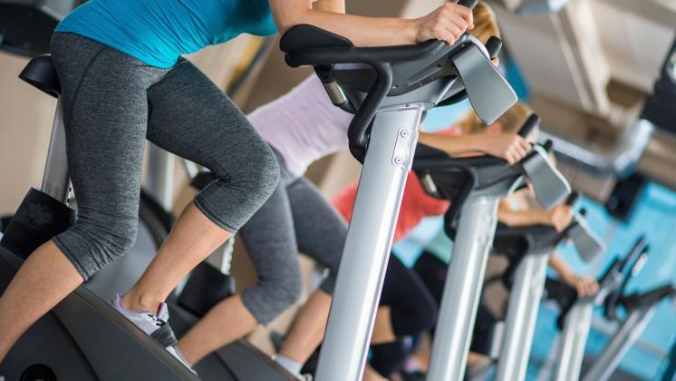 Come l’attività aerobica può ridurre i danni epatici causati dal consumo di alcol