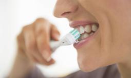 Come lavare bene i denti? Arrivano le Linee guida mondiali