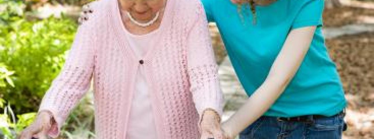 Disabili: verso riconoscimento figura caregiver familiari