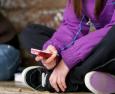 Ecco l'identikit degli adolescenti italiani: tra tecnologia, alcol e cannabis