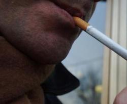 Fumo: l'esperimento, 5 sigarette inquinano come una locomotiva