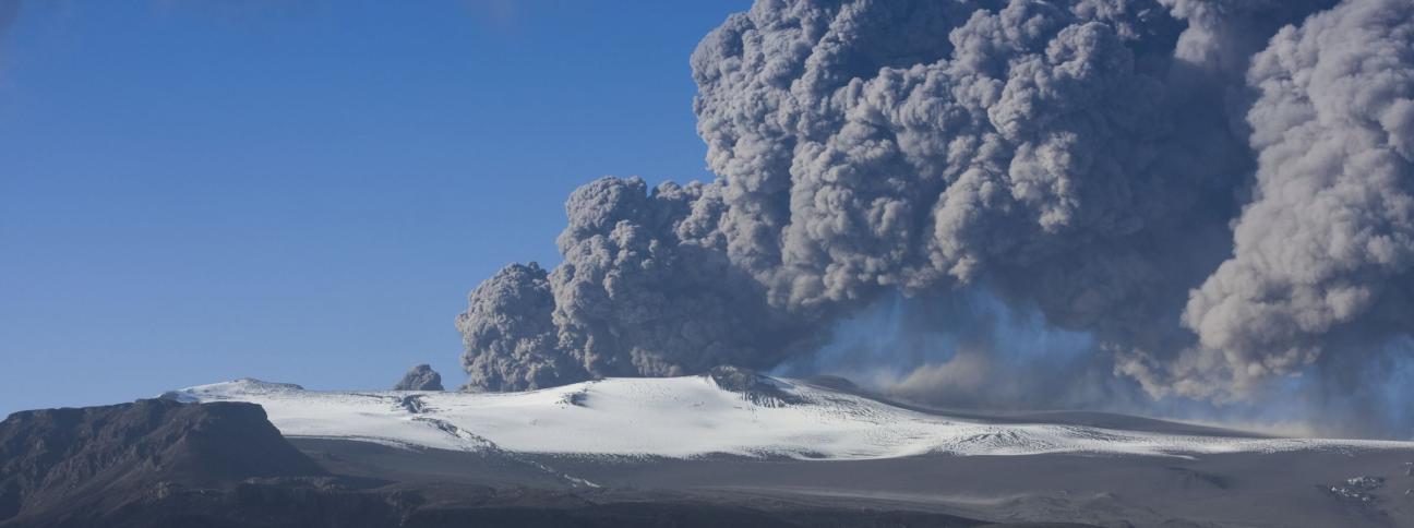 Nube di cenere dal vulcano islandese: quali pericoli per la salute?