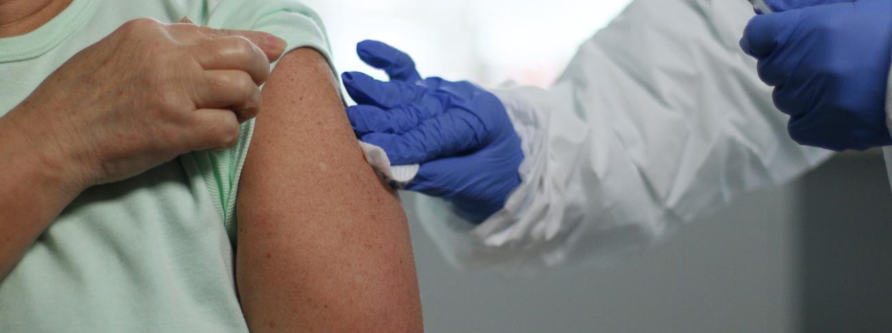 Nuovo vaccino Novavax: bio e con meno effetti collaterali