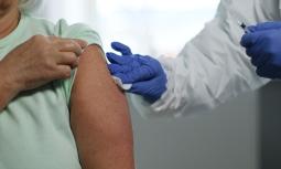 Nuovo vaccino Novavax: bio e con meno effetti collaterali