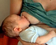 Pediatria: latte materno 'elisir' cervello e scudo contro malattie