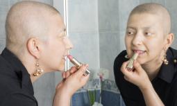 Quanto conta curare il proprio aspetto per le donne malate di cancro