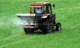 Salute: pesticidi, Ue indica criteri per riconoscere sostanze a rischio