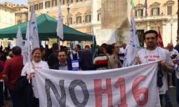 Sanità: sindacati in piazza, Renzi giù le mani dall'assistenza medica notturna