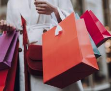 Shopping compulsivo: consigli utili per tenerlo a bada