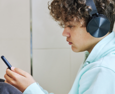 Smartphone, cuffiette ed Mp3: come l’udito dei teenager rischia di ammalarsi Smartphone, cuffiette ed Mp3: come l’udito dei teenager rischia di ammalarsi