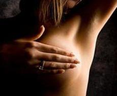 Tumori: Boccia, attivare nelle regioni percorsi di prevenzione per seno e ovaio