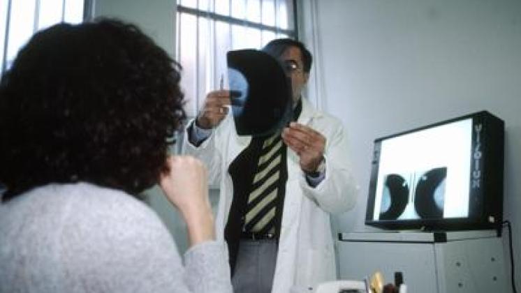 Tumori: mammografia compie 50 anni, primo modello in Francia nel 1966