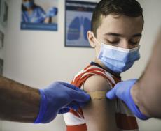 Vaccini e adolescenti: le risposte ai dubbi più frequenti