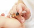 Vaccini: medico paladino su Fb, basta falsità, vanno resi obbligatori