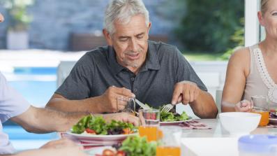 estate qual e l alimentazione adatta agli anziani