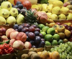 Frutta nei mercati italiani: troppo ricca di pesticidi?