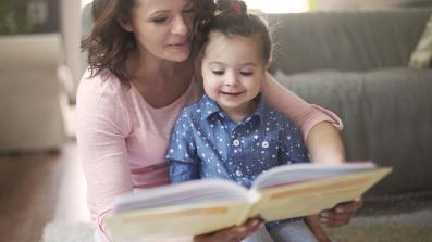 la lettura fa bene al bambino lo rende piu sicuro e curioso